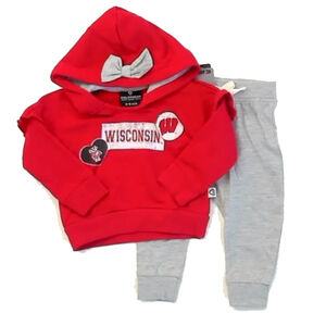 Colosseum Girls Red Wisconsin Apparel Sets size: 3-6 Months